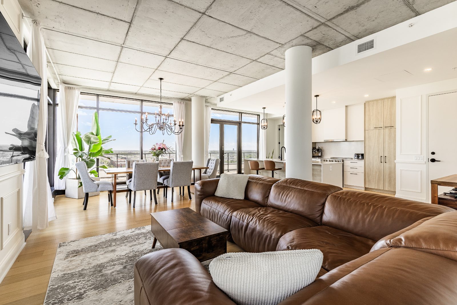 Large living space open onto the dining room and kitchen